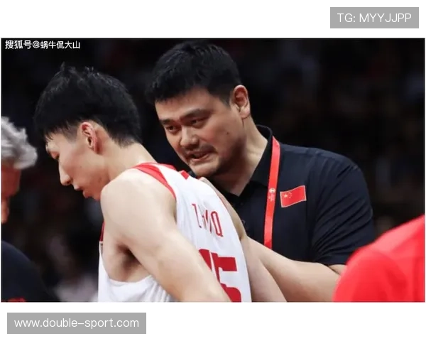 季后赛中对姚明的战术调整与应对策略分析